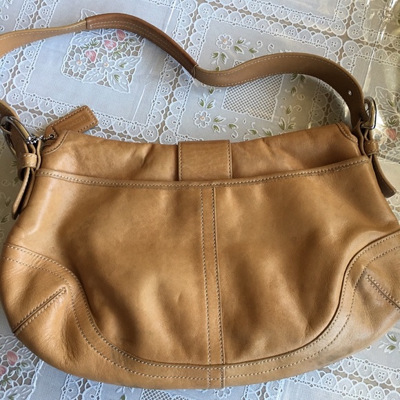 Coach hand bag use - Picture 5 of 8